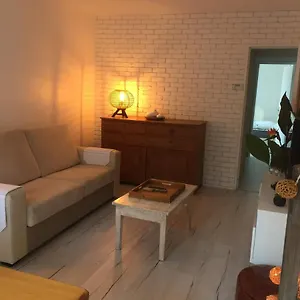 t2-toulon-proche-plage.fr-provencehotel.com/
